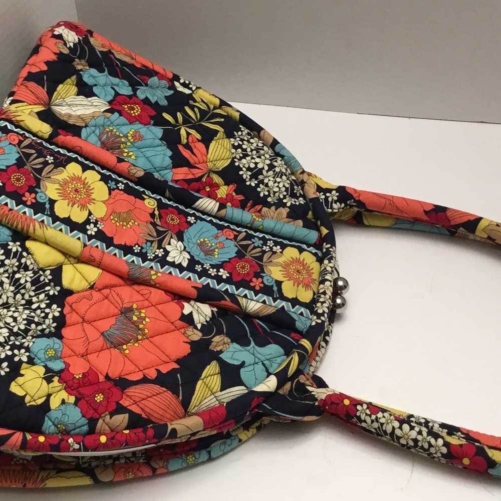 VERA BRADLEY POCKETBOOK.  .  BRAND NEW, never worn - Picture 4 of 11